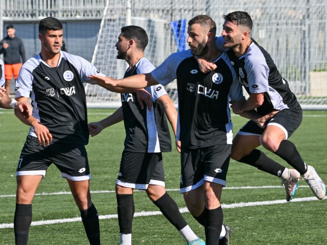 שחקני דימונה. יחגגו גם מחר? (ירון קליין)